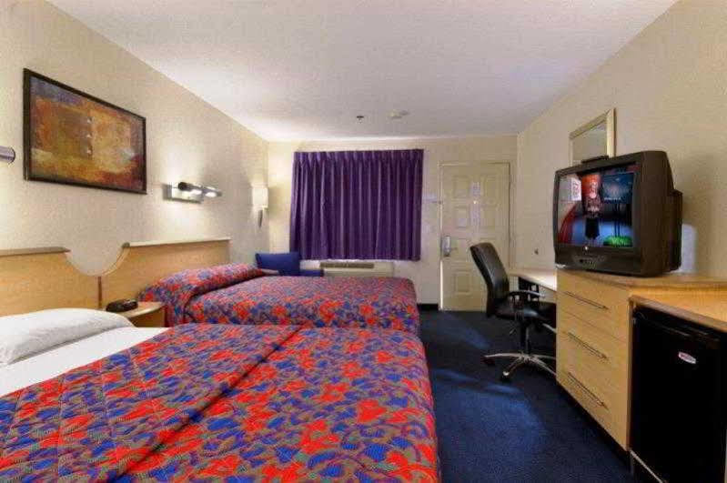 California Inn And Suites, Rancho Cordova Eksteriør billede