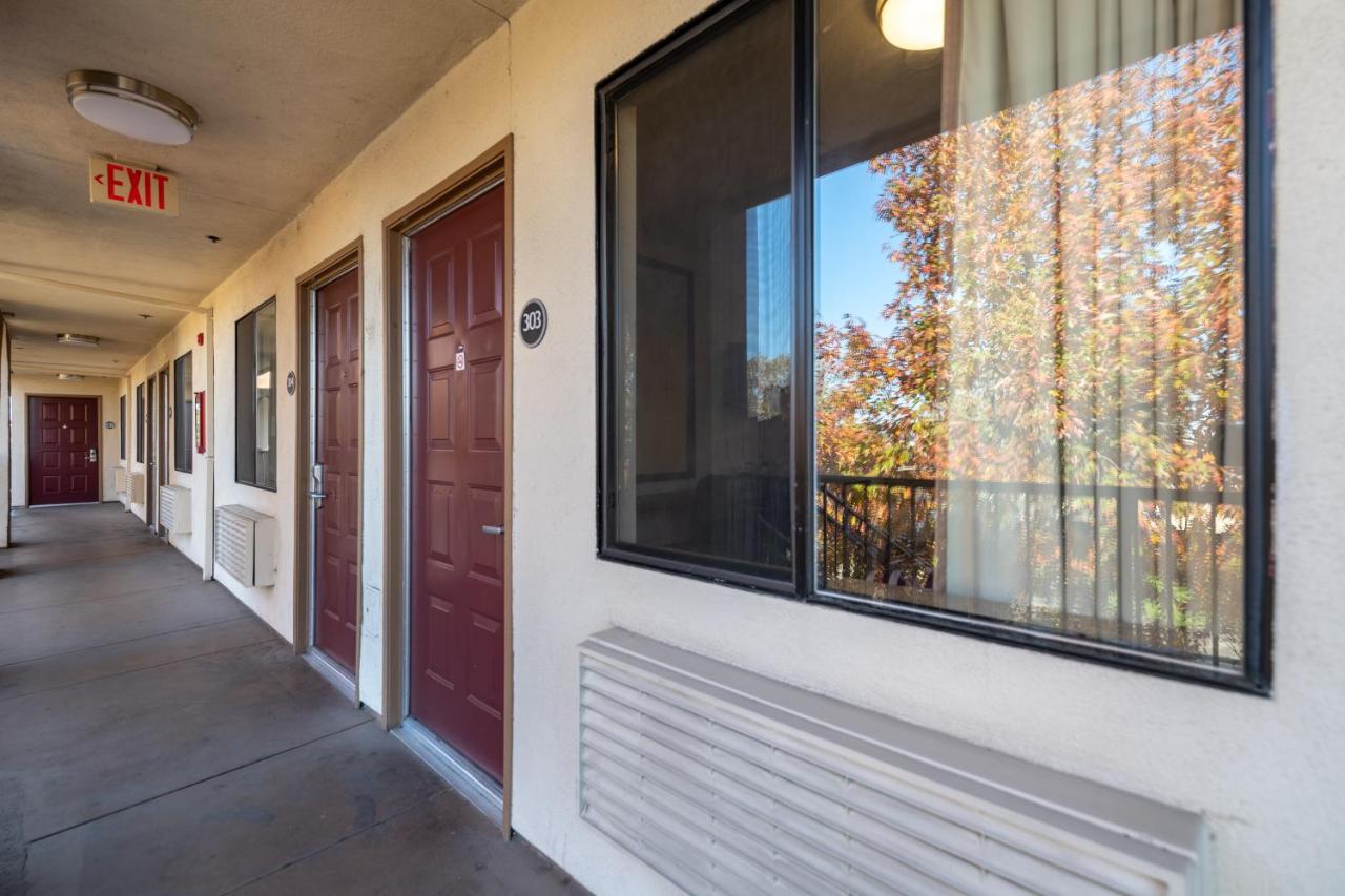 California Inn And Suites, Rancho Cordova Eksteriør billede